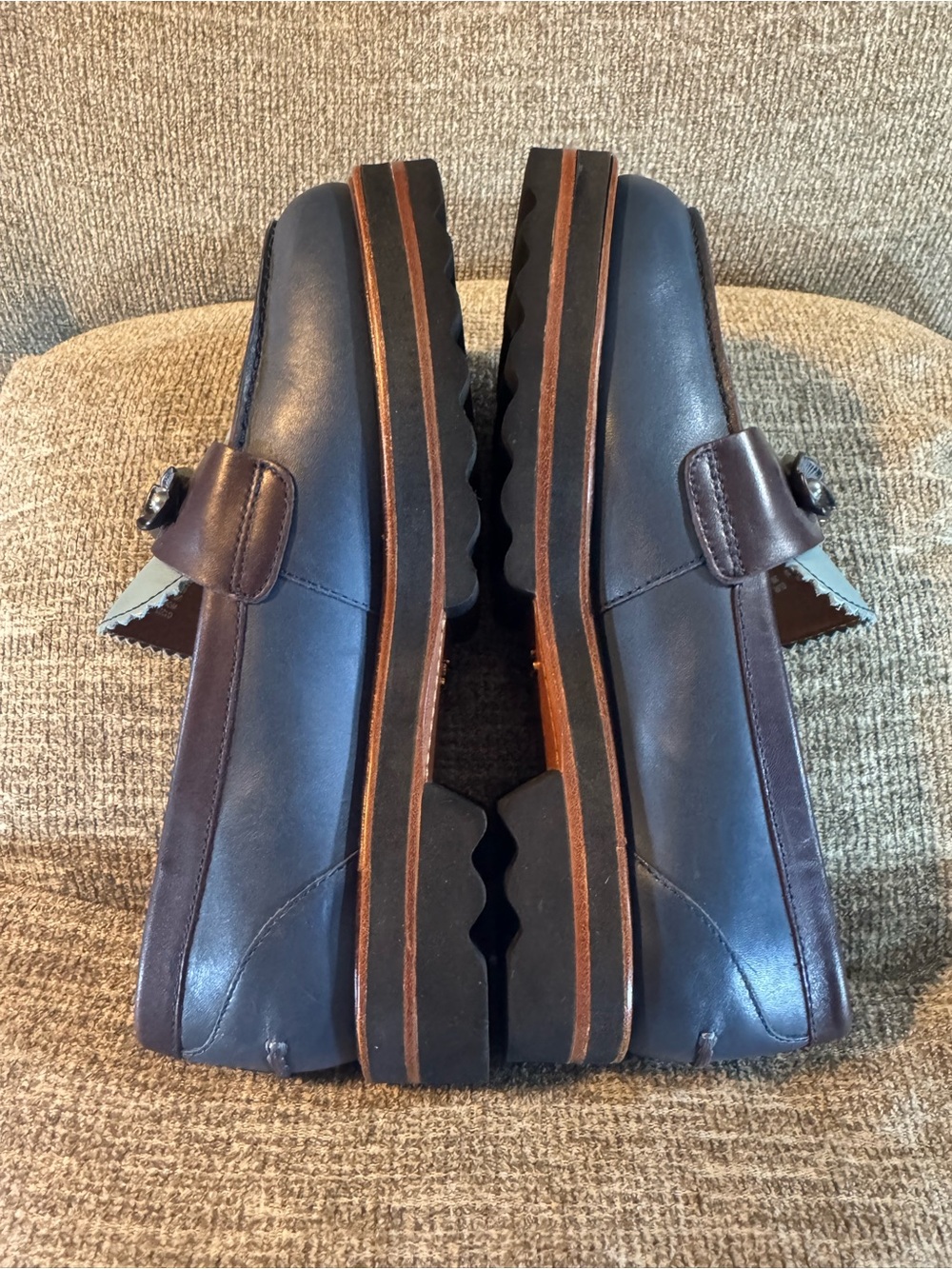 Coach Lenox loafers featuring Tea Rose applique and pearly cabochons Size 8B - Picture 4 of 13